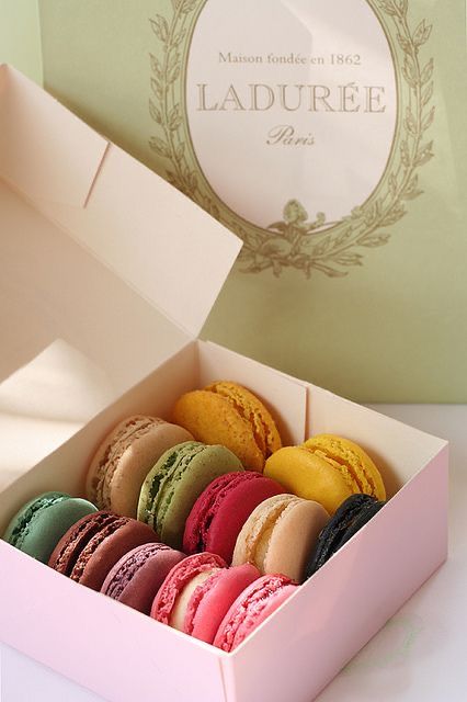 Bánh Macaron Laduree