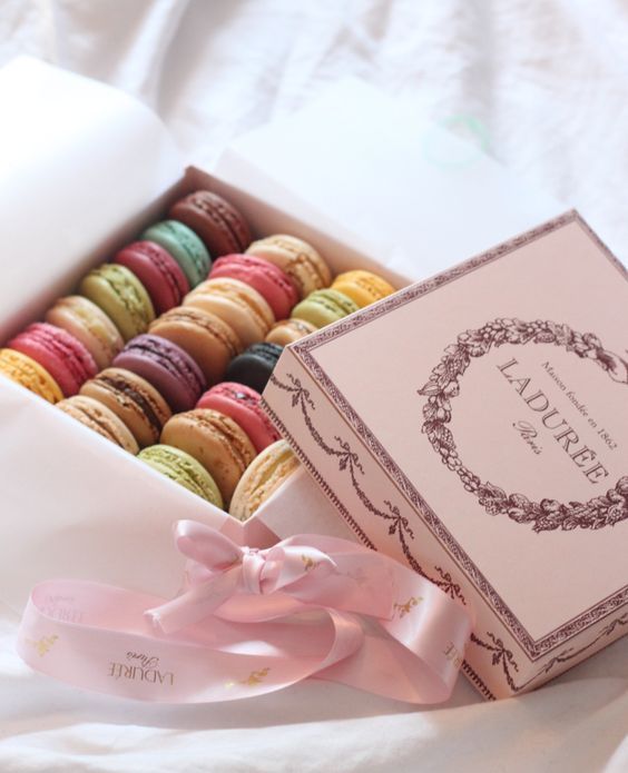 Hộp bánh macaron nhập khẩu