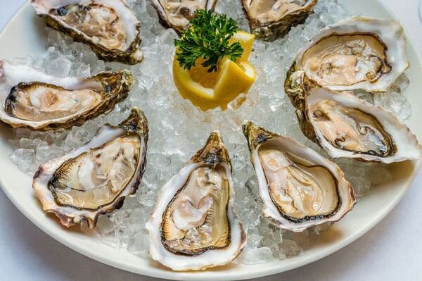 Tiệc hàu champagne finedining tại gia